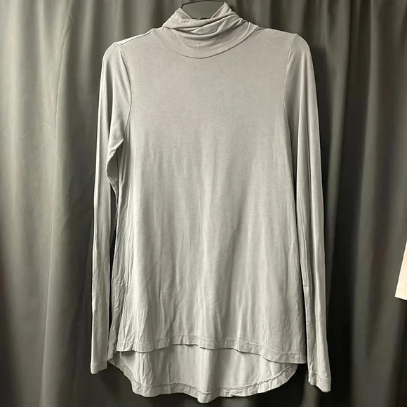 Gray Turtle Neck‎ S - Picture 1 of 3
